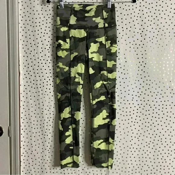 Lululemon Fast and Free High-Rise Crop - Picture 1 of 11